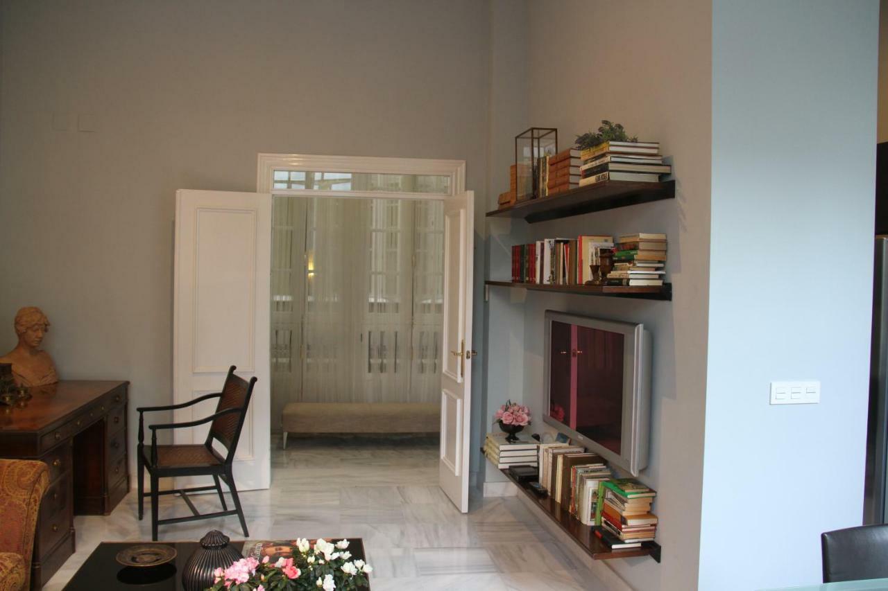 Luxurious 2 Bedroom Flat In A Historic Building Sevilla Kültér fotó