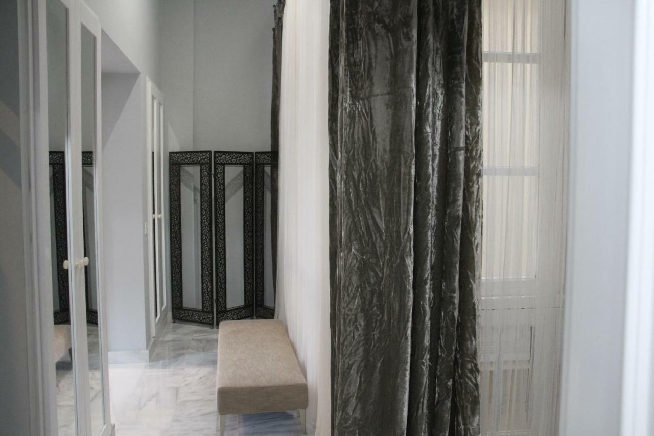 Luxurious 2 Bedroom Flat In A Historic Building Sevilla Kültér fotó