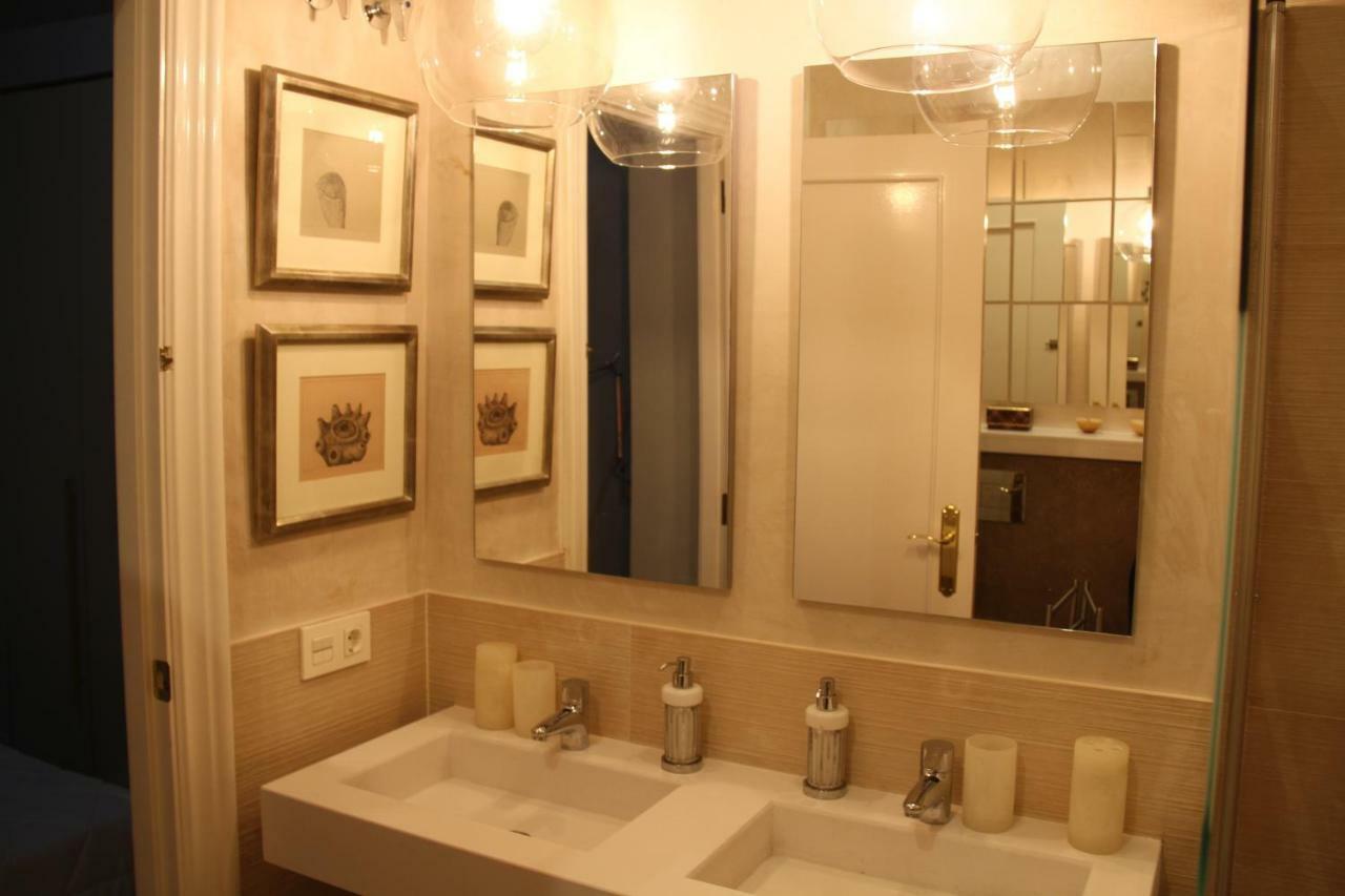 Luxurious 2 Bedroom Flat In A Historic Building Sevilla Kültér fotó
