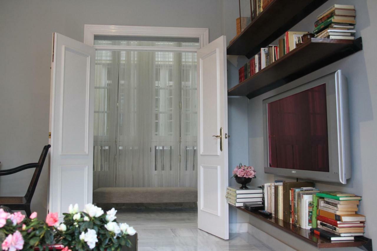 Luxurious 2 Bedroom Flat In A Historic Building Sevilla Kültér fotó